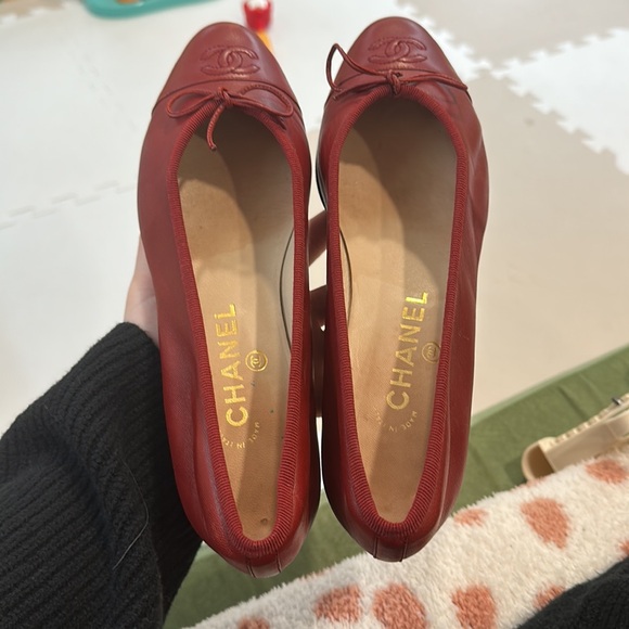 Vintage Leather Chanel Ballet Flats - like new condition - Picture 5 of 6